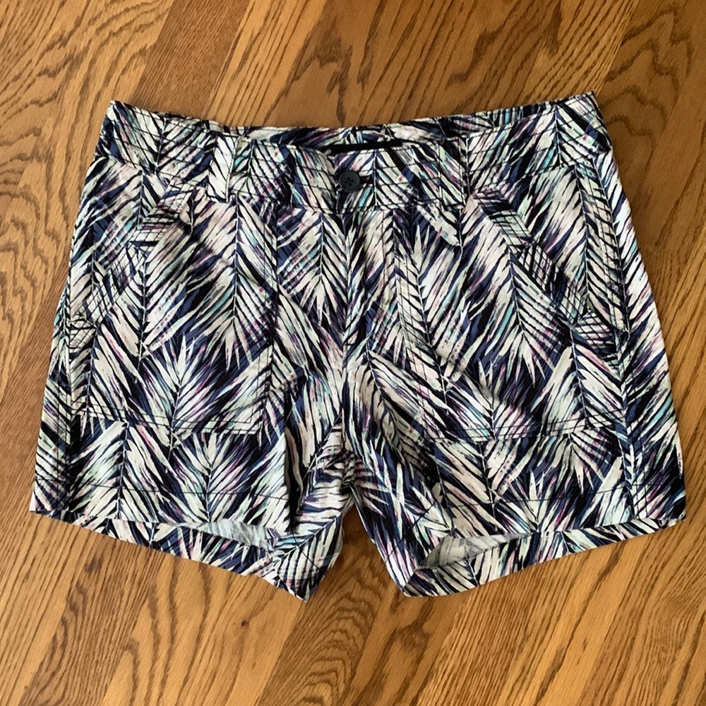 3/$30 Banana Republic Super cute tropical colored shorts 4